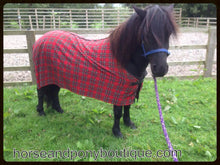 Load image into Gallery viewer, Fleece show rug up to 5.6"