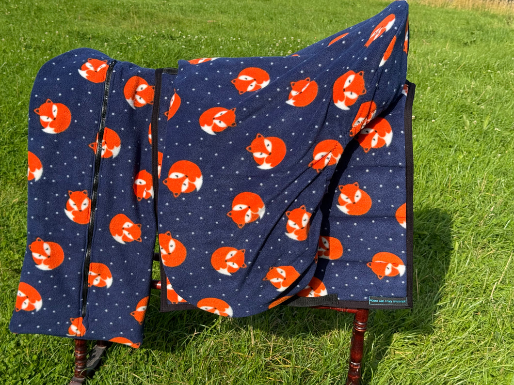 Matchy set Fox saddle pad, cover and bridle bag