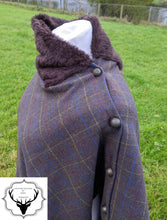 Load image into Gallery viewer, British wool cape
