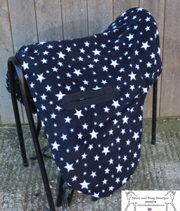 Black white stars ride on saddle cover